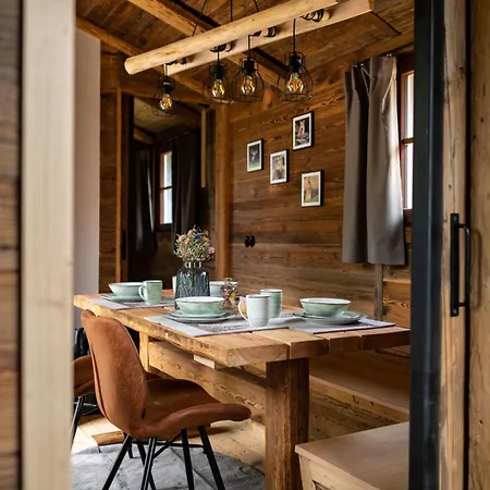 Tiny 2 Vakantiehuis *